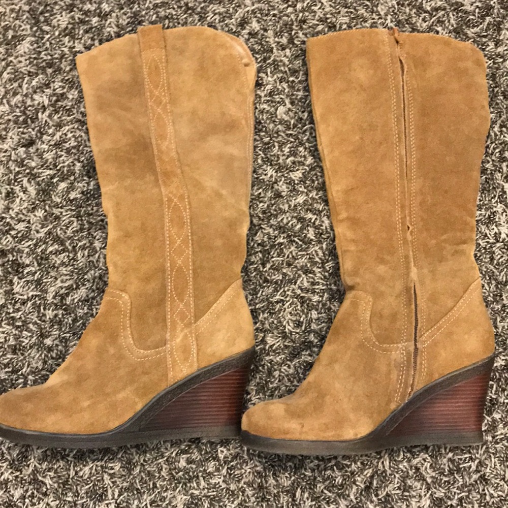 Brown wedge boots